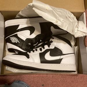 Jordan 1 Mid Split (Black White)